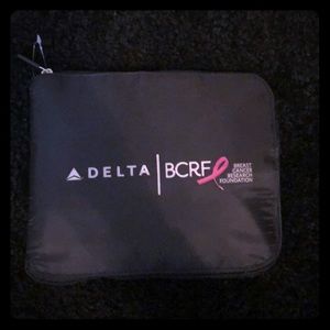 Delta Breast Cancer Awareness Travel Bag💕